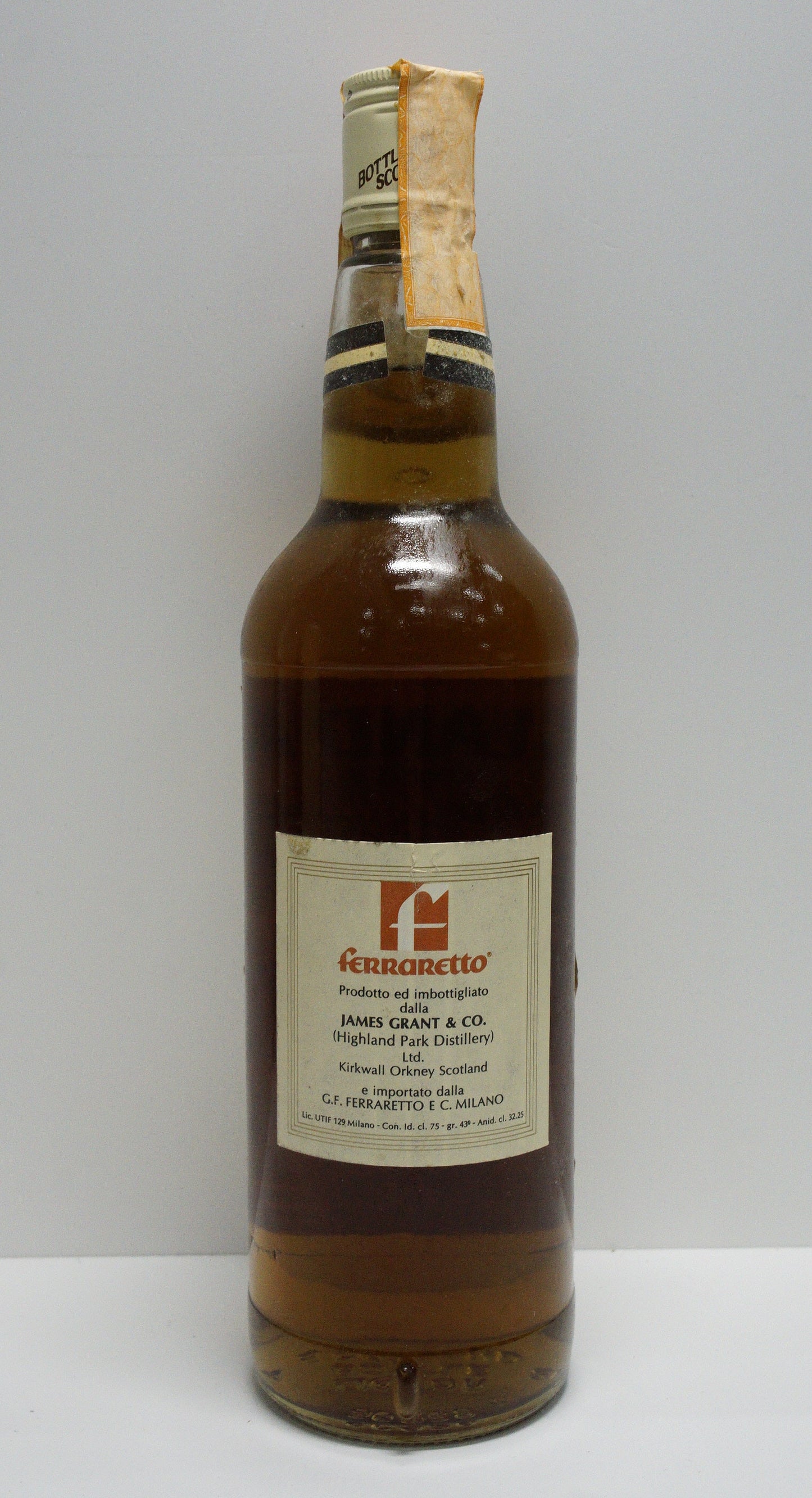 HIGHLAND PARK - SINGLE MALT - OB - "FROM THE ISLAND OF ORKNEY" (FERRARETTO LABEL 1970S)