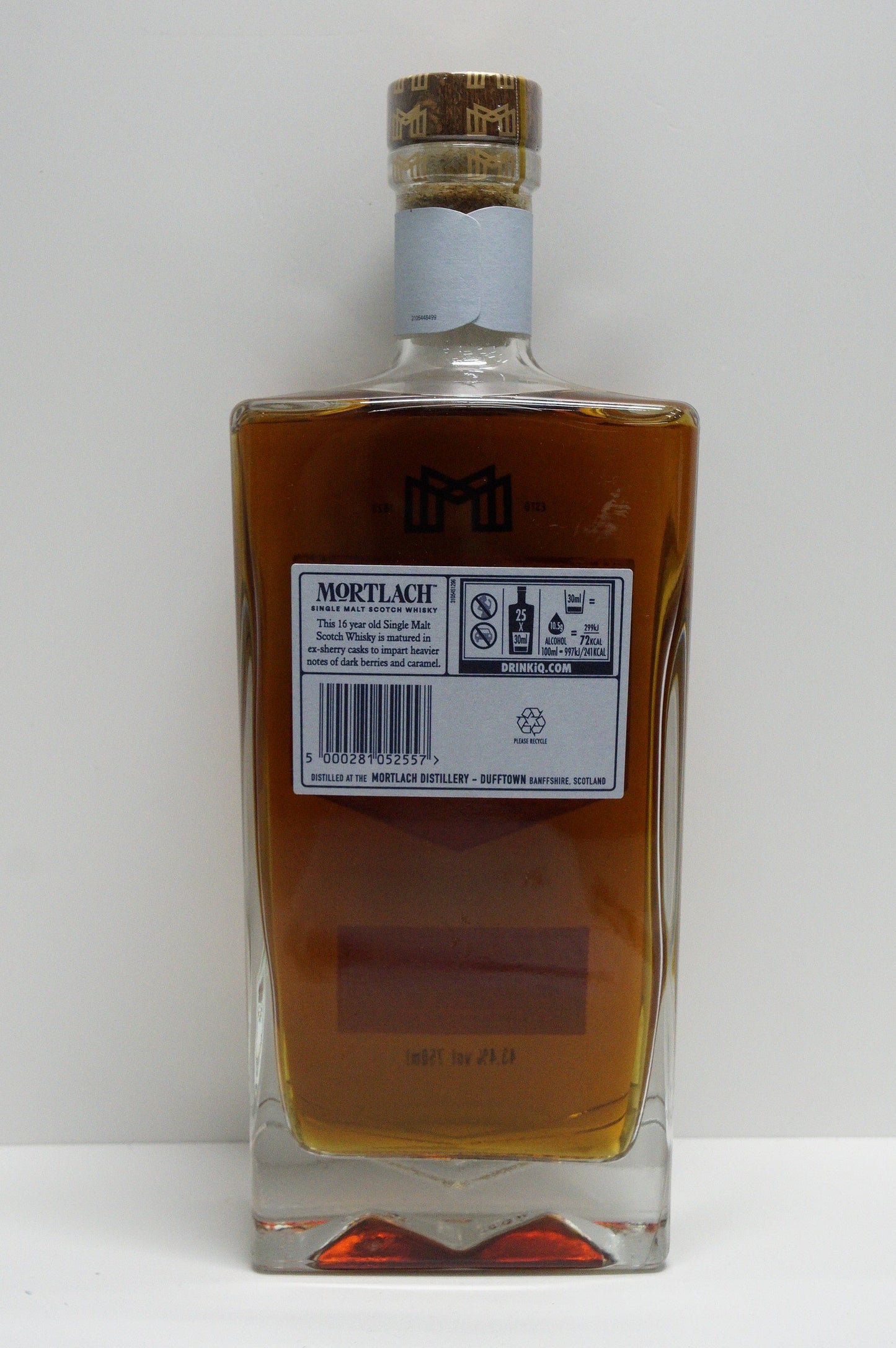 MORTLACH - SINGLE MALT - OB - COMMERCIAL RELEASE IN 2019 "DISTILLER'S DRAM" 16YO